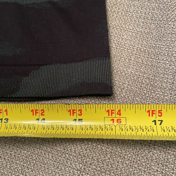 ATHLETA Athletic Racerback Tank Top Small Camouflage Pattern Like New - Picture 11 of 12